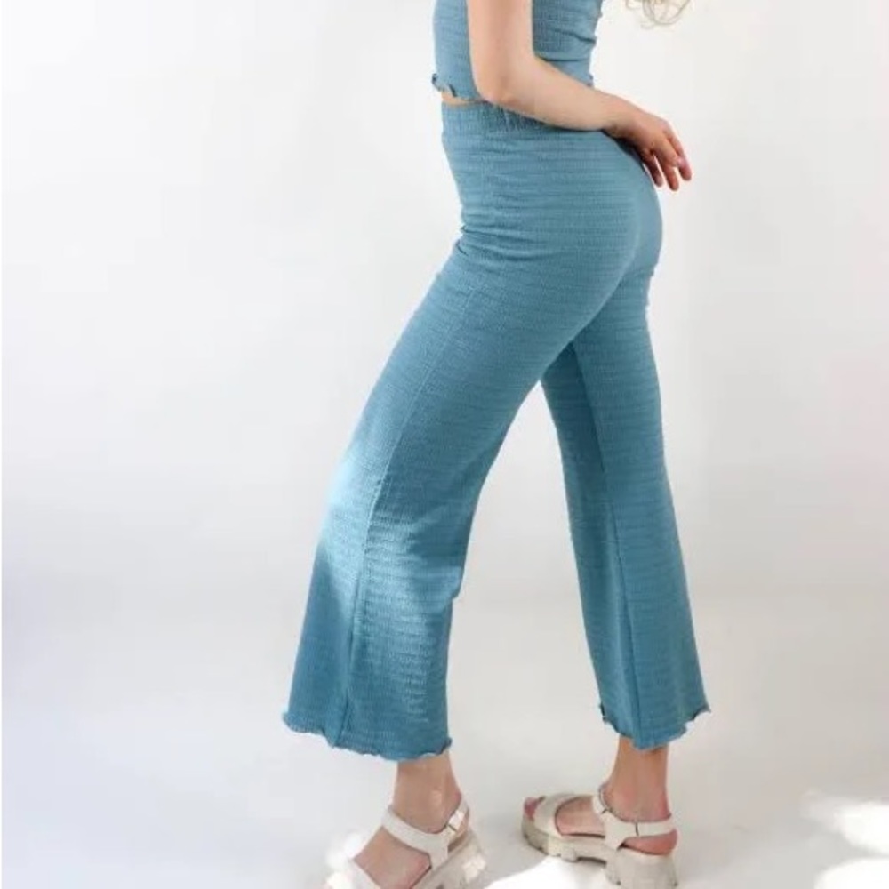 Storia Textured High Rise Wide Leg Flare Cropped Pants